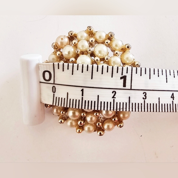 Brilliant lovely 1950 pearl dome cluster bauble blue rhinestone center brooch - Picture 5 of 6